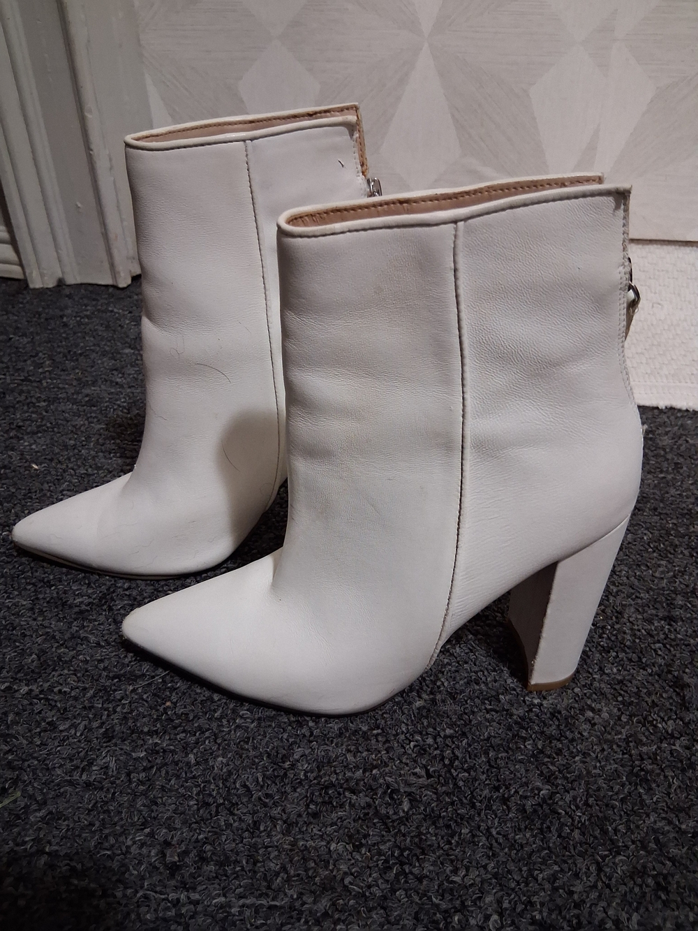 Steve Madden White Pointed Toe Block Heel Booties